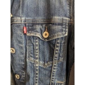 Levis Jean Jacket Womens Small Blue Denim Pocketed Casual Long Sleeved